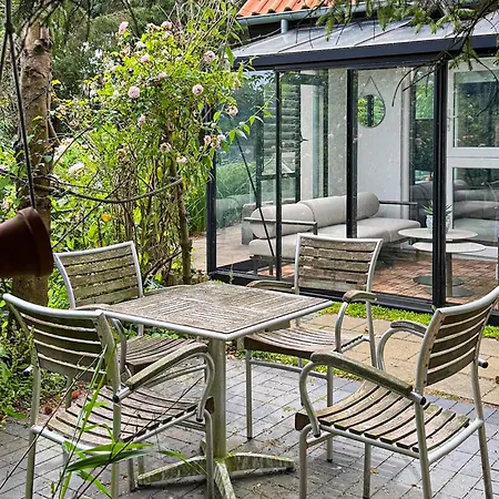 2 Bedroom Gorgeous In V Holiday home